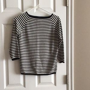 3quarter length sleeve rayon/knit top